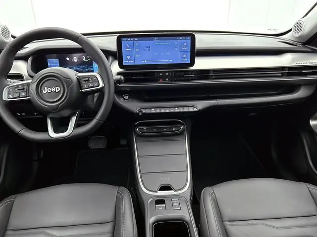 Jeep Avenger Avenger 54 kWh | Schuif/Kanteldak | Leder + Winterpack | Stoelmassage | Camera | PDC V+...