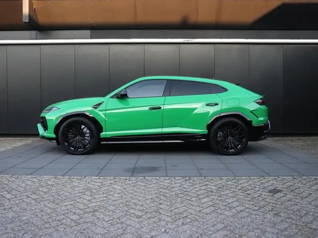 Lamborghini Urus 4.0 V8 Hybrid SE VERDE VIPER | DARK PACKAGE | CLASSICO LEDER | B&O 3D  | CARBON-DAK...