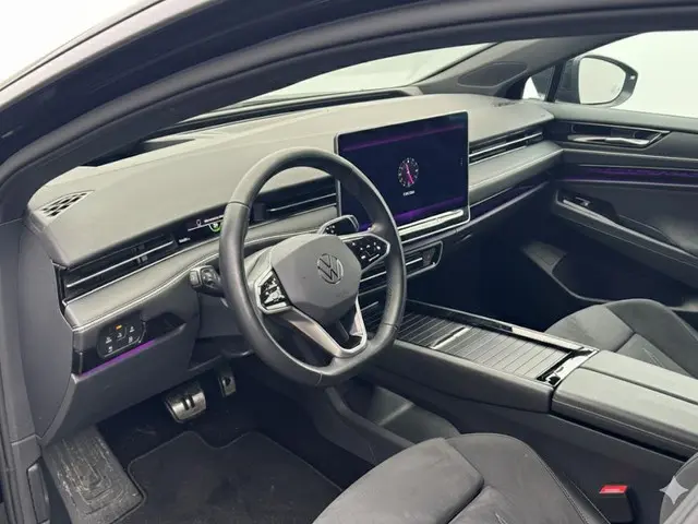 Volkswagen ID.7 Tourer Pro 77 kWh 286 PK | Comfort pakket | Assistentie pakket |