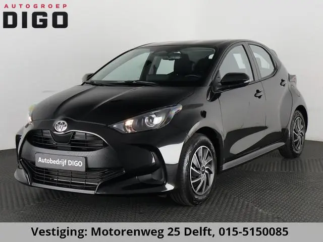 Toyota Yaris 1.5 HYBRID BLACKSTYLE AUTOMAAT GARANTIE 3-2035 ! CARPLAY NAVI. CAMERA.ADAPTIVE CRUISE.