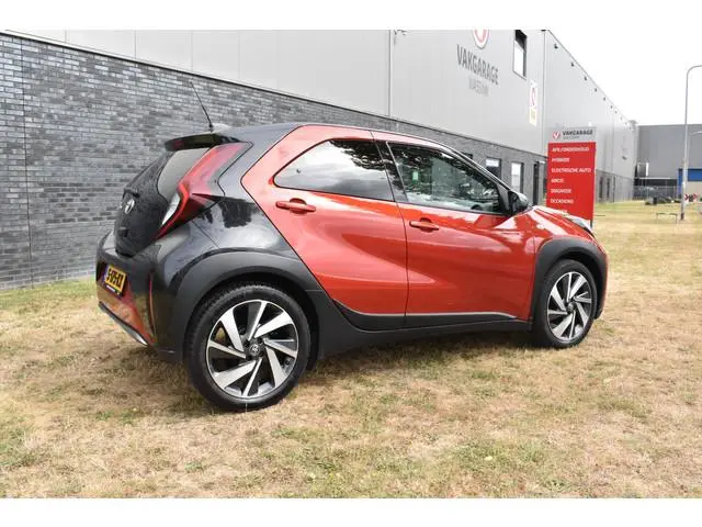 Toyota Aygo X 1.0 VVT-i MT Envy Jbl Navigatie Carplay