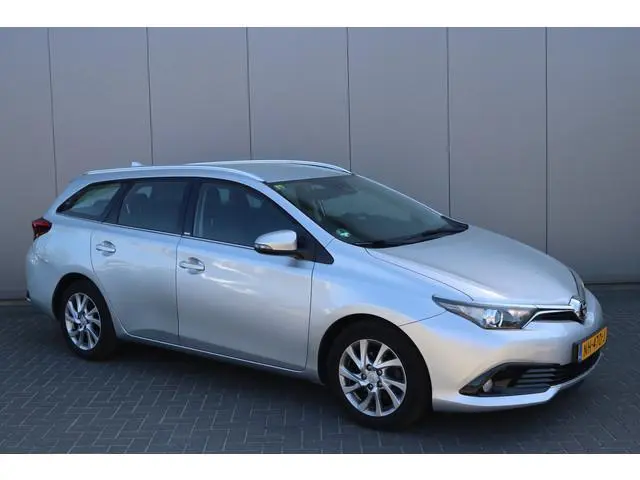 Toyota Auris Touring Sports 1.2T 116PK Automaat Aspiration Navigatie/Camera/Stoelverwarming/Cruise-c...