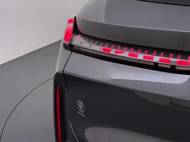 Lynk & Co 08