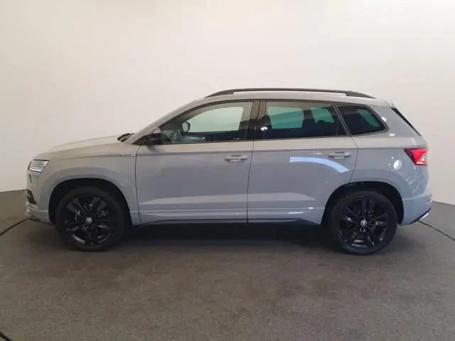 ŠKODA Karoq 1.5 TSI ACT 150pk Sportline Business Trekhaak, ACC, Camera, Leder