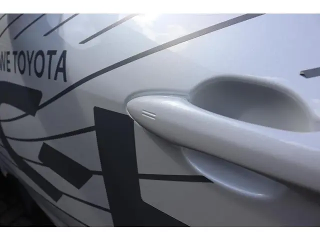 Toyota C-HR+