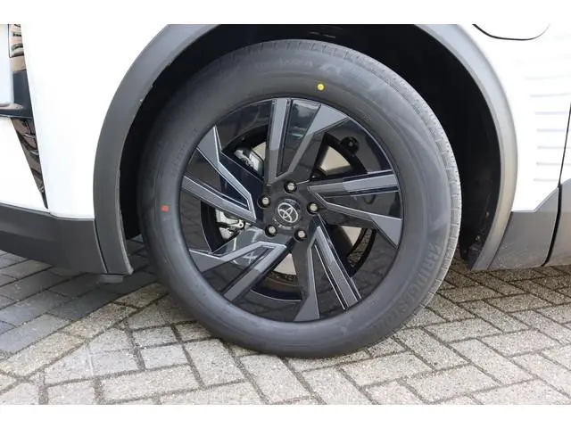 Toyota C-HR+
