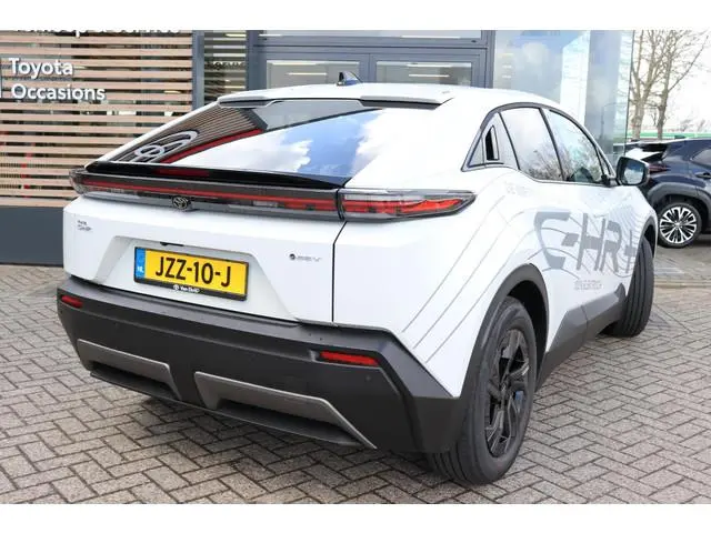 Toyota C-HR+