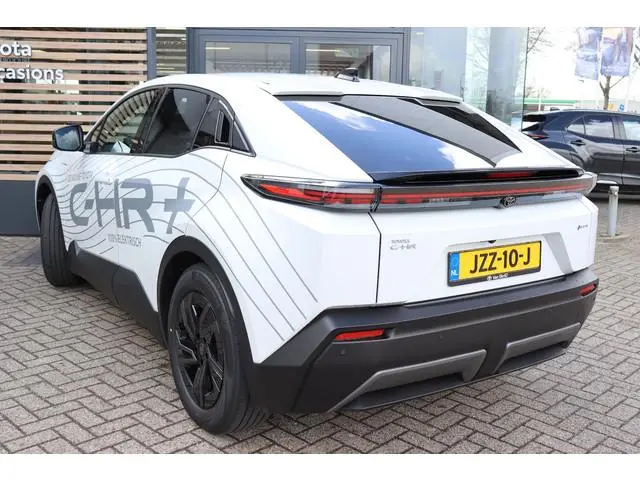 Toyota C-HR+