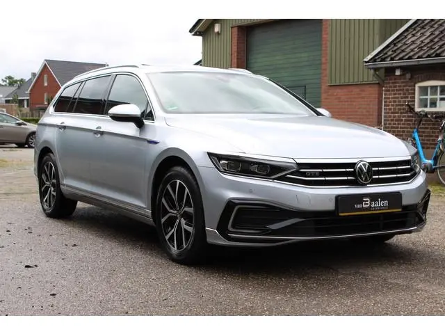 Volkswagen Passat Variant 1.4 TSI PHEV GTE SOh 94,4% LEER PANO IQ LIGHT TREKHAAK 51000KM!!!