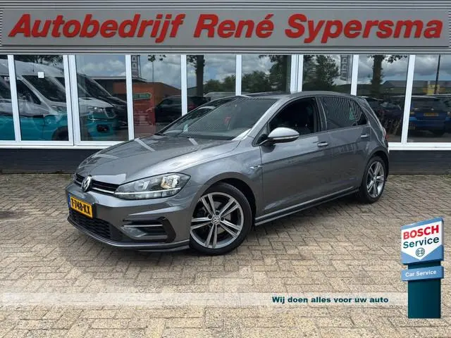 Volkswagen Golf 1.5 TSI Highline Business R-Line | Automaat | Parkeersensoren | Apple Carplay | Adap...