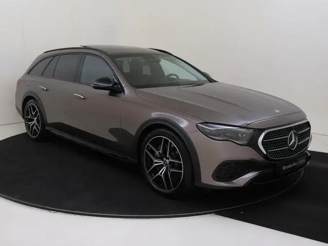 Mercedes-Benz E-klasse All-Terrain 300 de 4MATIC / Panoramadak/ Premium/ AIRMATIC/ Burmester 4D/ El....