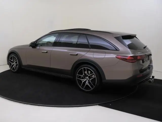 Mercedes-Benz E-klasse All-Terrain 300 de 4MATIC / Panoramadak/ Premium/ AIRMATIC/ Burmester 4D/ El....