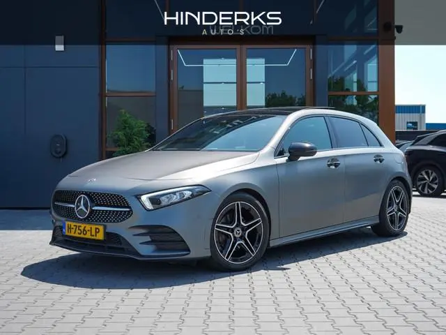 Mercedes-benz A-klasse 180 Bns Solution AMG | Pano | Camera | Magno | Cruise