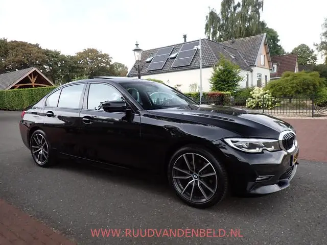 BMW 3-serie 320D High Executive Edition / HEAD-UP / SCHUIFKANTEL-DAK / CARPLAY / CAMERA