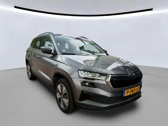 ŠKODA Karoq 1.5 TSI DSG ACT Business Ed. Plus | Trekhaak |  Navigatie | Full-LED | Keyless