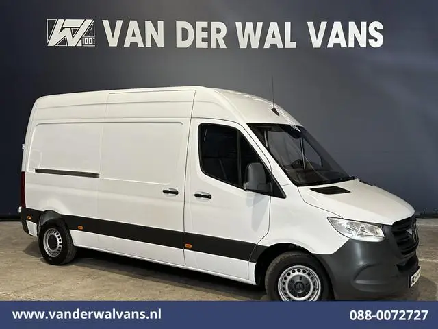 Mercedes-Benz Sprinter 214 CDI 143pk L2H2 Euro6 Airco | Camera | Apple Carplay | Chauffeursstoel And...