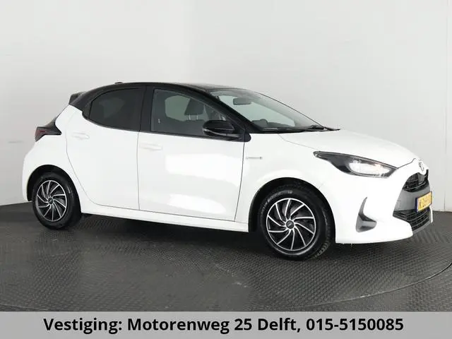 Toyota Yaris 1.5 HYBRIDE BLACK & WHITE GARANTIE TOT 3-2031! . APPLE CARPLAY & ANDRIOD AUTO . ACHTERU...