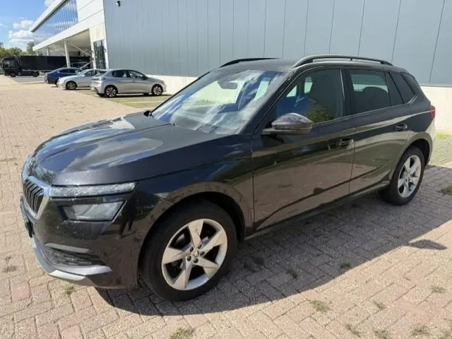 ŠKODA Kamiq 1.0 TSI Sport Business I 1ste eig. I Trekhaak 1200KG I Carplay I Winterpakket I 17" I Na...