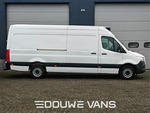 Mercedes-Benz Sprinter L3 H2 317 Vrieswagen Automaat MBUX 10.25 Camera wordt verwacht. Koeling NIEUW...