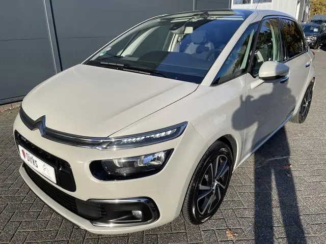 Citroën C4 Picasso 130pk Shine (Trekhaak - Elektrische klep - Keyless Entry - Camera - Apple Carplay...