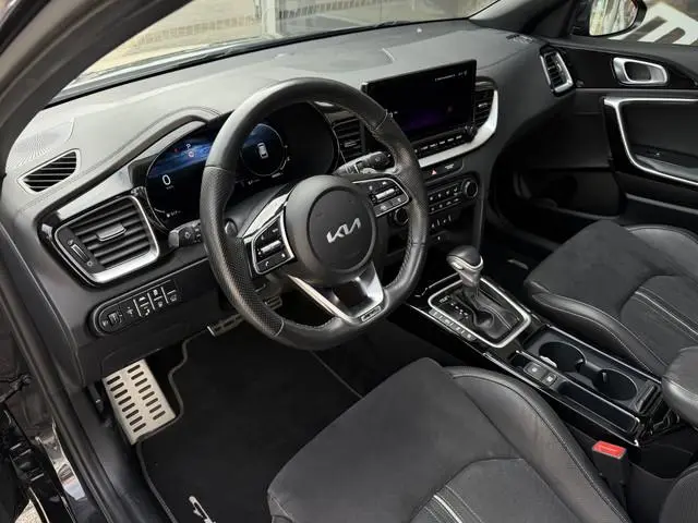 Kia Ceed Sportswagon 1.5 T-GDi GT-Line / Automaat / Keyless / Carplay / Schuif- Kanteldak / 17'' LM...