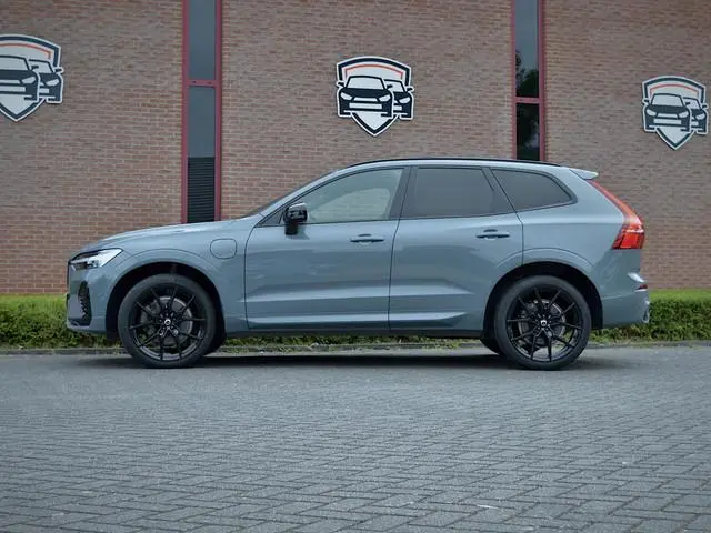 Volvo XC60 2.0 T6 Plug-in hybrid AWD Plus Dark