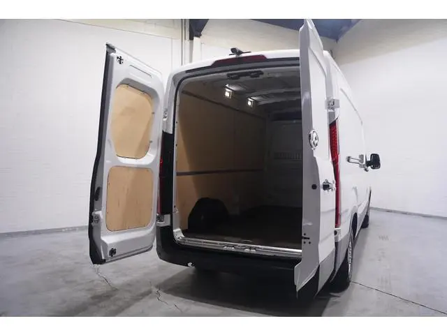 Maxus Deliver9
