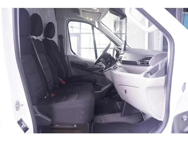 Maxus Deliver9