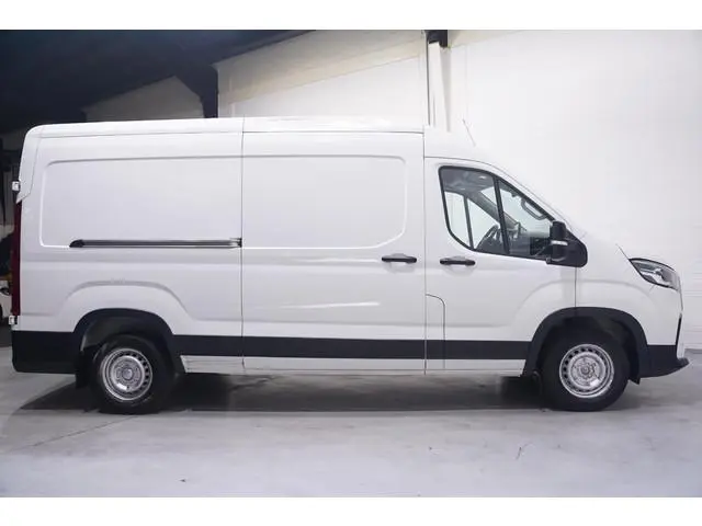 Maxus Deliver9