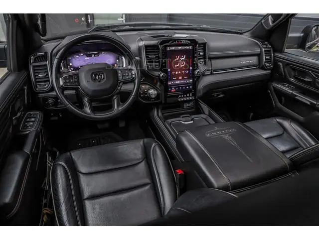 Dodge RAM BLACK ON BLACK LIMITED | 5.7 V8 402 PK | 74950,- | HUD | DIKKE WIELEN | LUCHTVERING | LUXE...