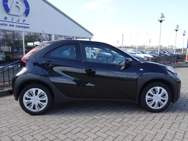 Toyota Aygo X 1.0 VVT-i MT Play CAMERA | ADAPT. CRUISE | BT-TEL | AIRCO