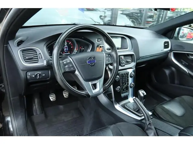 VOLVO V40 2.0 D2 R-DESIGN BUSINESS EURO 6 | NAVI | XENON | PDC | CRUISE | CLIMATE | STOELVERW. | ALC...