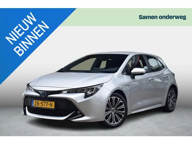 Toyota Corolla 1.8 Hybrid First Edition |NAVI|ADAPT CRUISE|CAMERA