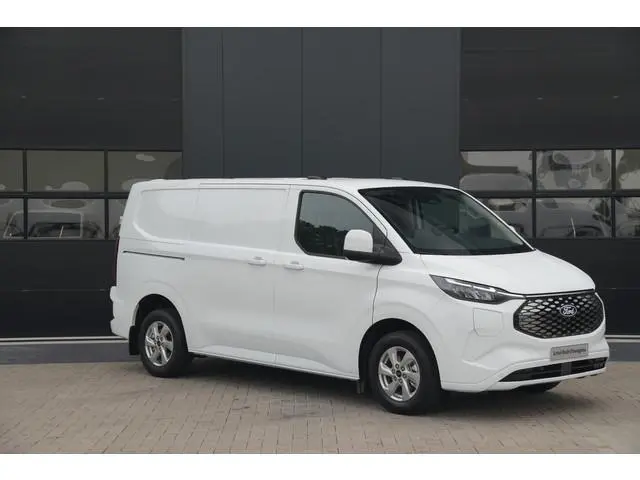 Ford E-Transit Custom 320 L1H1 Limited 71 kWh 218pk  - Keyless - Stoelverwarming - Camera - Carplay...