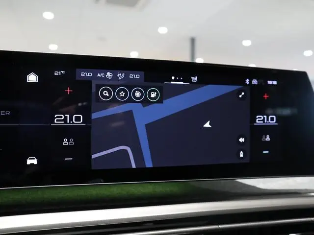 Peugeot e-5008