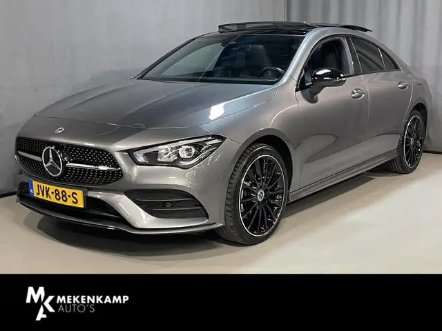 Mercedes-Benz CLA-klasse 250 e AMG Line 19"/Panoramadak/Sfeerverlichting/Keyless/Camera/Stoelverwarm...