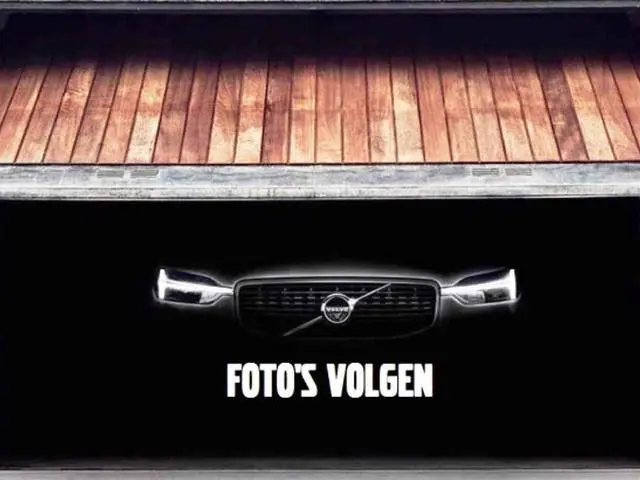 Volvo XC60 T8 AWD 408PK Plug-in Hybrid Inscription | BLIS | Luchtvering | Adapt. Cruise | Trekhaak |...