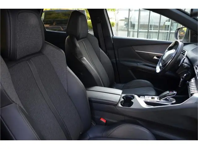 Peugeot 3008 1.6 PureTech GT Line 18" alu, Adaptive Cruise