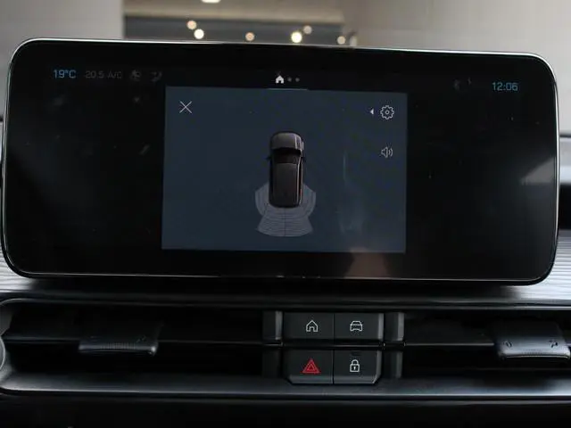 Jeep Avenger Longitude 54 kWh Automaat Navigatie Apple Carplay/Android Auto Parkeersensoren Cruise C...