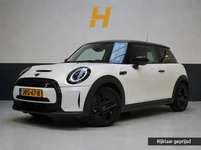 MINI Electric Classic 33 kWh | SoH 100% | Zwart optiek | Navigatie | Stoelverwarming | Privacy Glass