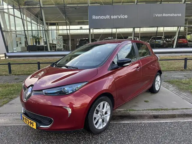 Renault ZOE E-Tech Electric R110 Limited 41 kWh SOH 89 % / Huur Accu / Keyless / Stoelverw. / Naviga...
