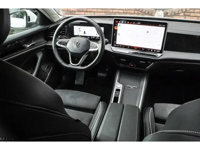 Volkswagen Passat Variant 1.5 TSI eHybrid 150 kW Business | Trekhaak | Head-up