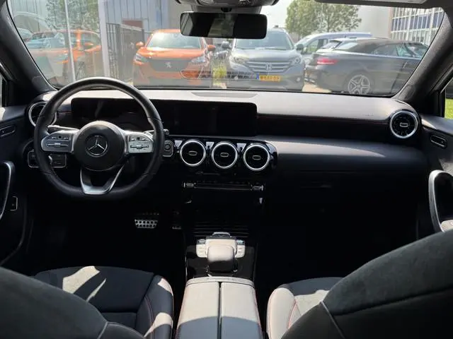 Mercedes-Benz A-klasse 250 e Business Solution AMG Limited Camera | Widescreen