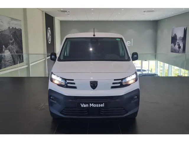 Peugeot e-Partner 136 L2 50 kWh | Climate Control | Stoelverwarming | Navigatie | Apple Carplay / An...