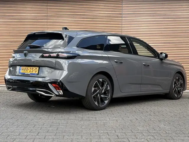 Peugeot 308 SW 1.6 Plug-in Hybrid 180 Allure Avantage Camera / Lage km stand / Navigatie