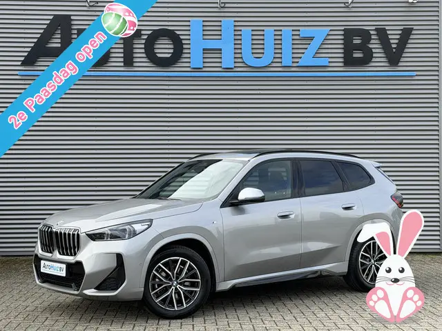 BMW X1 sDrive20i M Sport Premium Pakket Panoramadak Trekhaak Achteruitrijcamera Stoelverwarming Keyl...