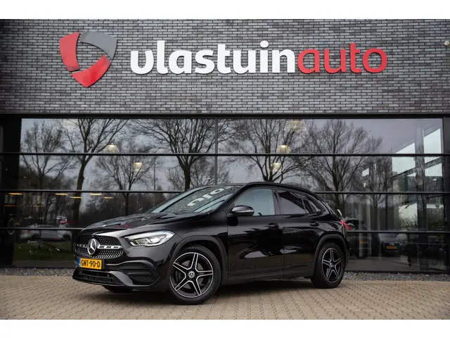 Mercedes-Benz GLA-klasse 200 AMG Line , Trekhaak, Achteruitrijcamera, Stoelverwarming,