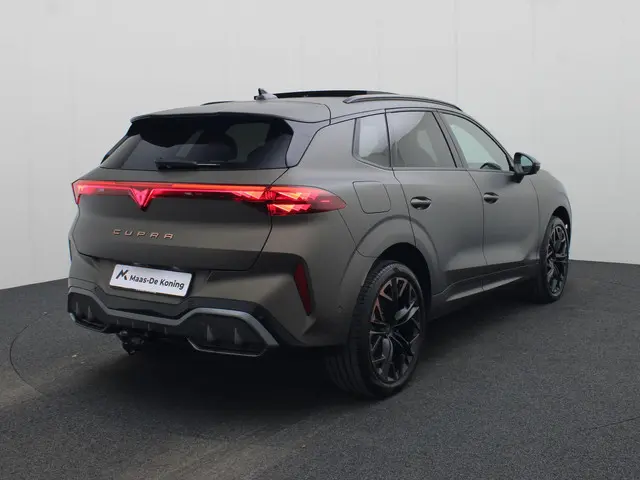 CUPRA Terramar 1.5TSIe-Hybrid 200kW/272PK VZ Performance · Panoramadak · 360°Camera + Parkeersensore...