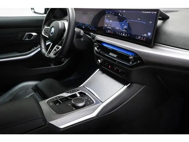BMW 3-serie 330e M-Sport | COMFORT / INNOVATION- PACK | HEAD UP | 360 CAMERA