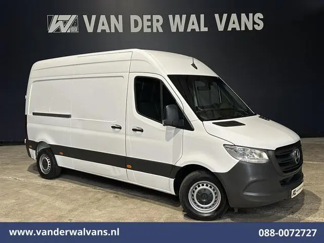 Mercedes-Benz Sprinter 211 CDI 115pk L2H2 Euro6 Airco | Camera | Trekhaak Bijrijdersbank